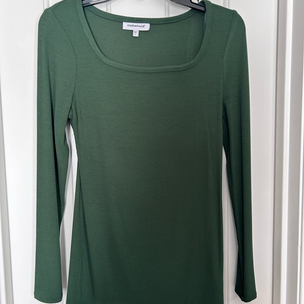 Motherhood Forest Green Long Sleeve Tee NWT